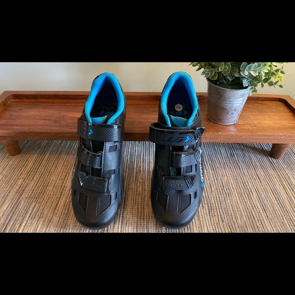 Louis Garneau women’s jade cycle shoe black size 9 US
